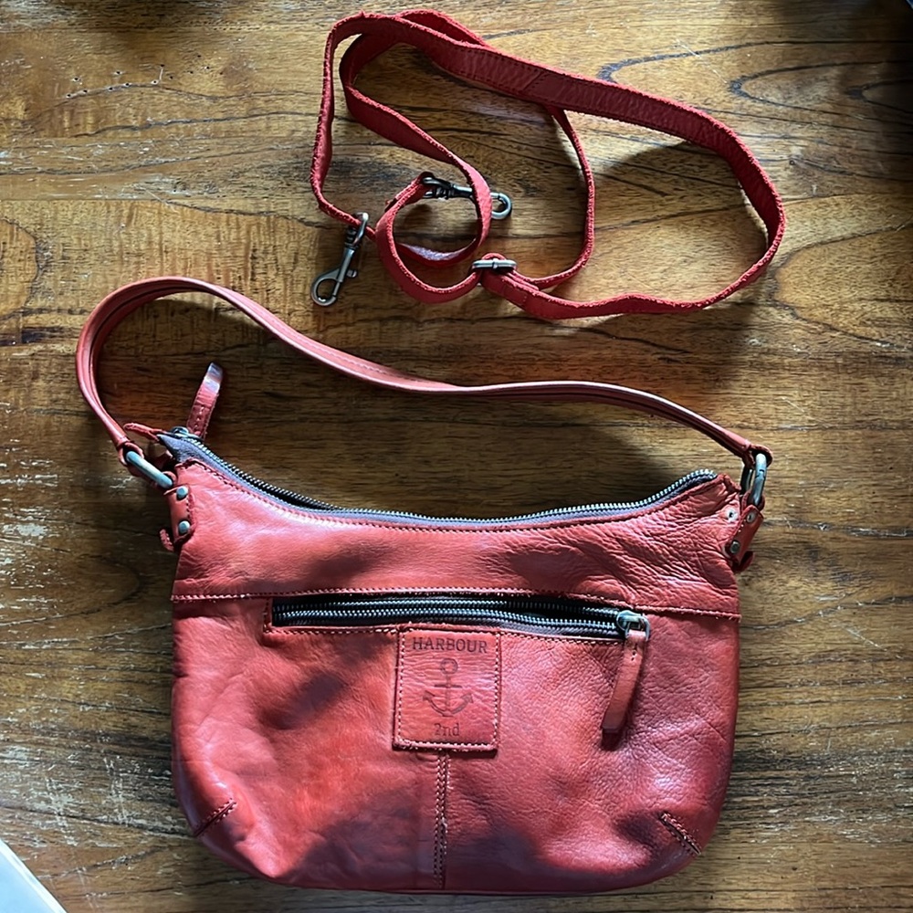 Harbour bag with seperate  adjustable shoulder strap